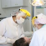 Com diversos avanços na promoção da saúde bucal, a gestão municipal investe na capacitação dos servidores para garantia do atendimento de qualidade da comunidade. A Prefeitura de Maringá realizará nesta quarta-feira, 22, capacitação sobre saúde bucal para servidores da Secretaria de Saúde