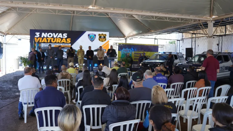 Prefeitura de Sarandi entrega três caminhonetes e três motocicletas; investimentos com recursos próprios passam de R$ 2 milhões